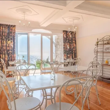 Sunny Cove Manor Отели рядом с достопримечательностью «Пляж Лонг-Бич»