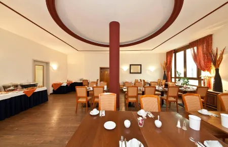 Palm Premium Hotel & Apartments Отели рядом с достопримечательностью «Neuer Zollhof»