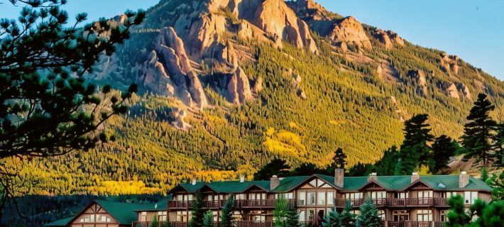 Taharaa Mountain Lodge Hotels in Estes Park