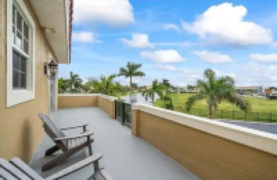 Luxury Mediterranean villa with courtyard by the beach where you eat, play love. 印度港口海灘酒店