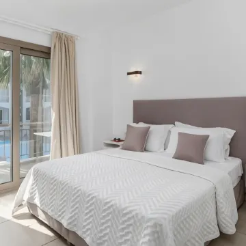 Stavros Beach Hotel