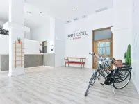 Ant Hostel Barcelona Hotels near Ciutadella Park
