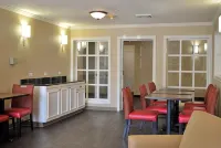 Extended Stay America Suites - St Louis - Westport - Central - breakfast