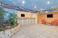 Super 8 by Wyndham Daytona Beach - 2-Star