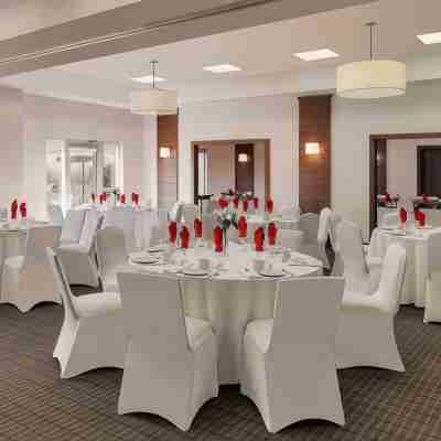 Four Points by Sheraton Cambridge Kitchener, Ontario Dining/Meeting Rooms
