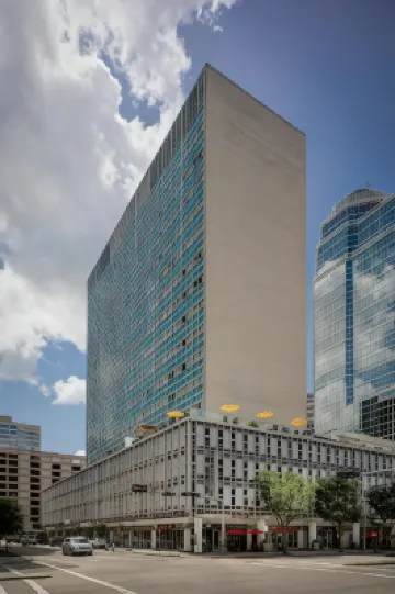 The Westin Houston Medical Center/Museum District Hotels near Miller Outdoor Theatre