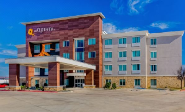 La Quinta Inn & Suites by Wyndham Northlake Fort Worth