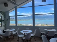 Kaikoura Seaside Lodge - parking
