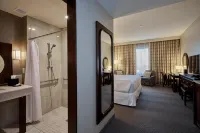 Sheraton Mesa Hotel at Wrigleyville West Hotels near Lake Ramada