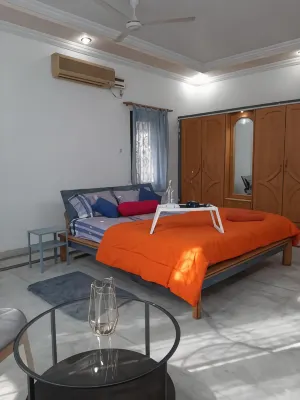 KyGo Hostels Отели в г. 