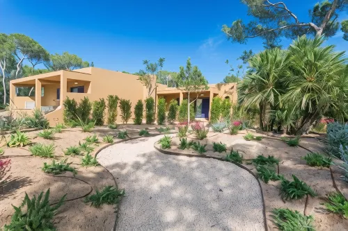 Ses Eufabietes Apartments & Restaurant فنادق في فورمينتيرا