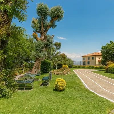 Culture Hotel Villa Capodimonte Hotels near Frullone Metro Station