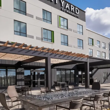 Courtyard Jackson Отели рядом с достопримечательностью «Парк Гринвуд»