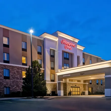 Hampton Inn-DeKalb (Near the University) Отели в г. Де-Калб