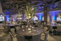 Hotel Indigo Naperville Riverwalk