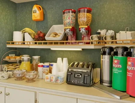 Days Inn by Wyndham Niles Отели в г. Чемпион Хайтс