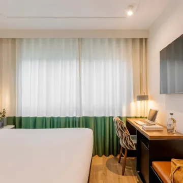 Room Mate Cosmo - City Centre, Valencia Hotels near Ciutat Vella