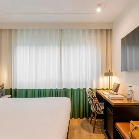 Room Mate Cosmo - City Centre, Valencia Отели рядом с достопримечательностью «Сьютат Белла»