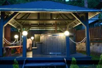 Family-Friendly Retreat with Hot Tub and Draft Beer - 5 Mins from Bear's Lake! Hotel a Sovata