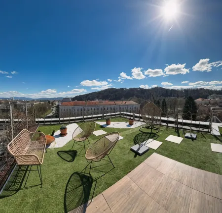 Garden Residence - Premium Alpine View Apartment Отели рядом с достопримечательностью «Собор Святого Николая»