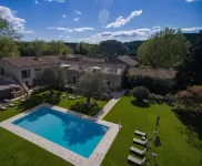 La Bégude Saint-Pierre - piscina