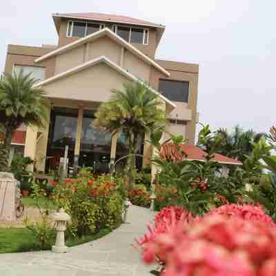 7 Seasons Resort & Spa Hotel Exterior