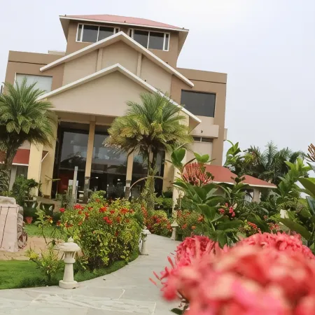 7 Seasons Resort & Spa