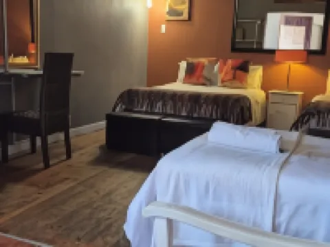 44 on Ennis Guest Lodge and Restaurant - Hotels in Ermelo