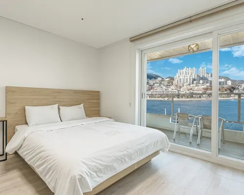Yeosu Napoliy Pension Các khách sạn gần Thuyền mai rùa