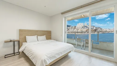 Yeosu Napoliy Pension