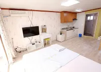 Hwaseong (Jebudo) J House Pension - Homestays