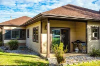 Manifest Mountains 3-bedroom 2-bathroom retreat in Red Lodge, Montana - 4-Star
