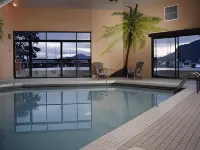 Oceanfront Suites at Cowichan Bay - Beach