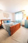 Poconos Retreat: Hot Tub, Game Room, Lakes, BBQ, Fire Pit & Family Fun - 木屋