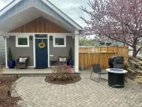 Modern, pet-friendly stay centrally located, minutes to everything in Bend! - Holiday bungalows