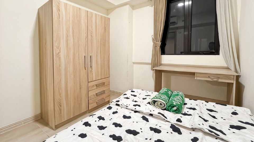 Large 3BR Meikarta Apt Cikarang w/ WiFi & Netflix