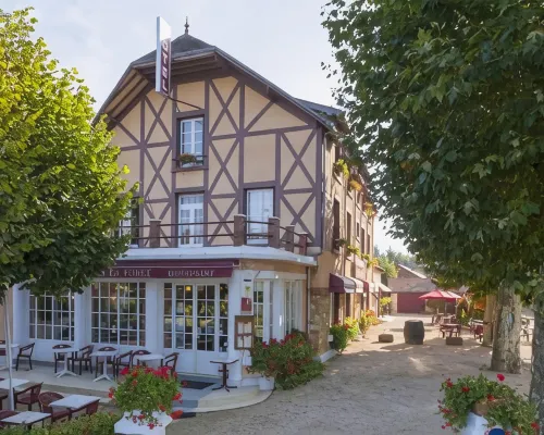 Le Chalet de la Foret Hôtel 3 étoiles et Restaurant Hotel di Vierzon