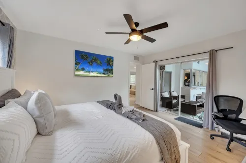 Tropical Oasis with Heated Salt Water Pool & Bar! - Villas