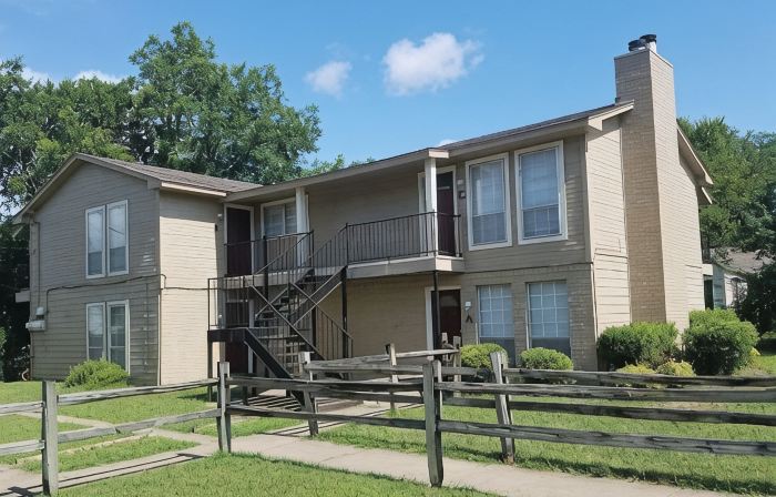 Lovely 2 bedroom in Midlothian, 3 minutes from downtown.