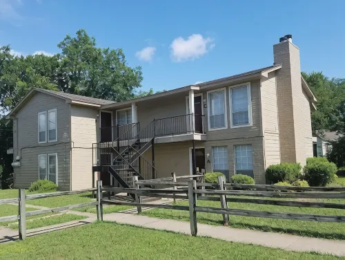 Lovely 2 bedroom in Midlothian, 3 minutes from downtown.