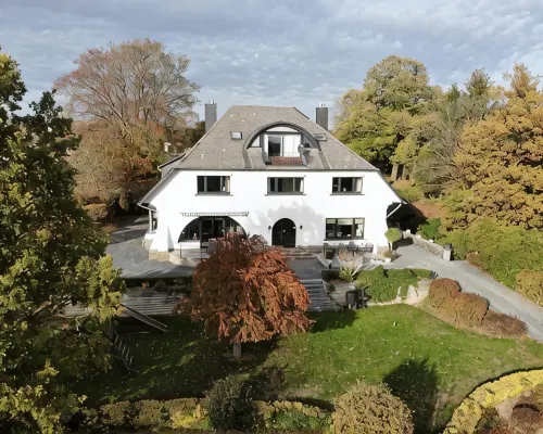 Les Alisiers Hôtels à : Houffalize