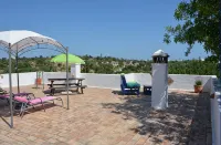 Small apartment in a quiet location with two private terraces and sea views