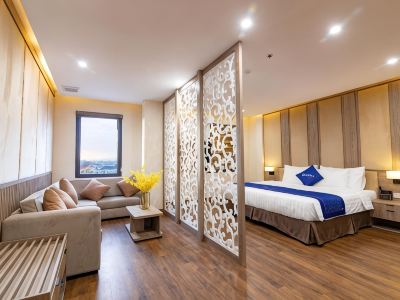 Sunshine Hotel