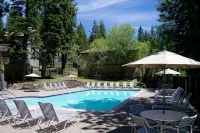 Cheyenne's Place 4 Bedroom Home by RedAwning - parking