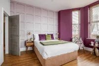Stunning Sea Views, Family Apt; Free Parking & Gym โรงแรมใน