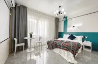 Starry Sky Cinema Homestay (Qingzhen Shengyuan Xintiandi) - 2 ดาว