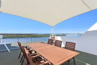 On the River Apartments - Airport Shuttle