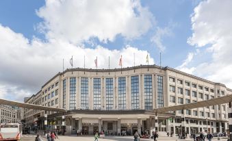 Aris Grand Place Hotel