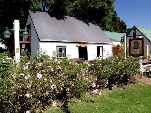 Belvidere Manor Lagoonside Cottages - Tiny houses