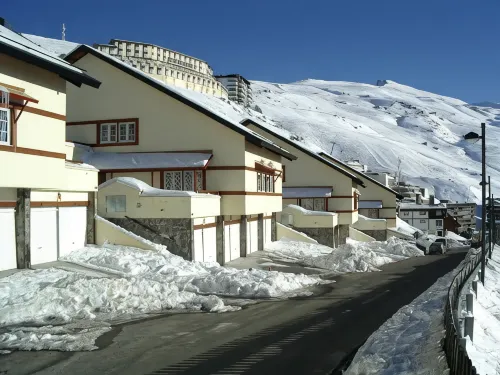 Apartamentos Las Tuyas 3000